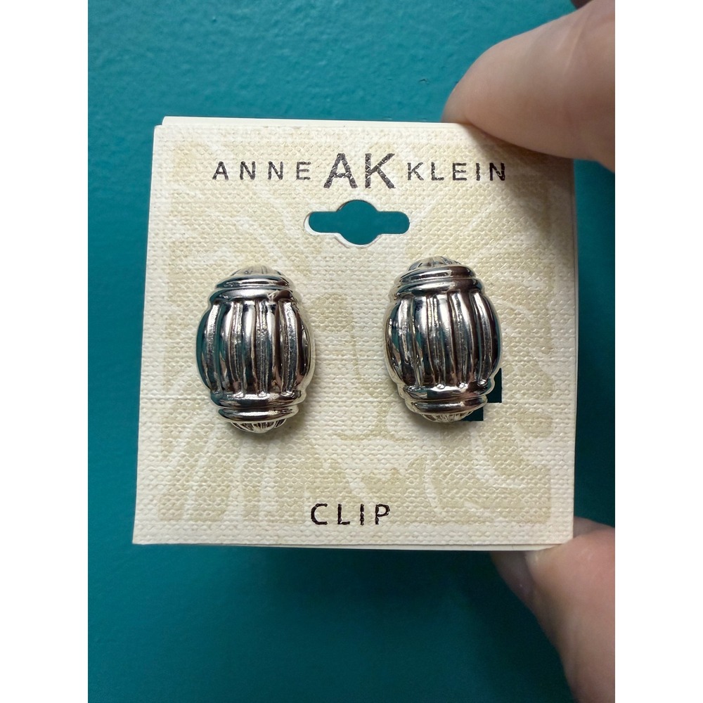 Anne Klein Clip On Earrings VTG Silver Ribbed Dome Barrel Classic Professional